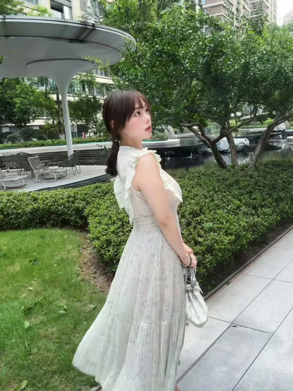 女生写真、女大，就是美不美