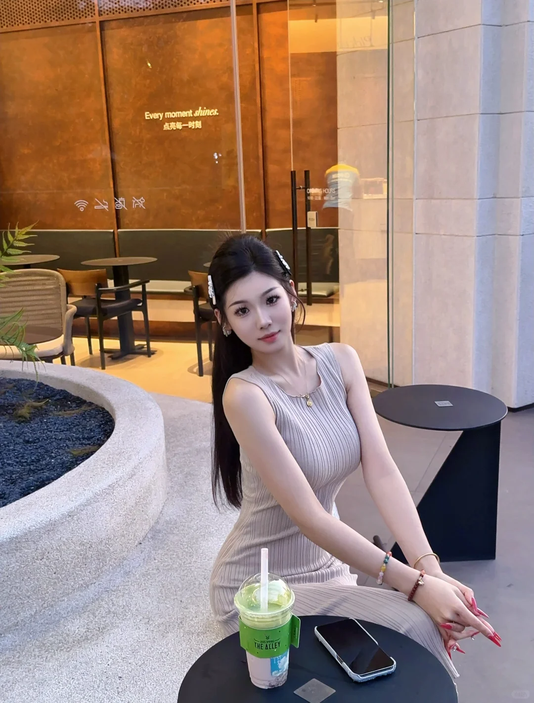 旺夫女/喜欢打卡每一个景色