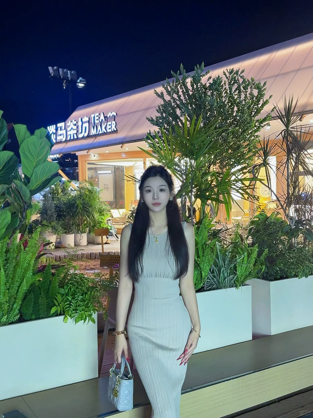 旺夫女/喜欢打卡每一个景色