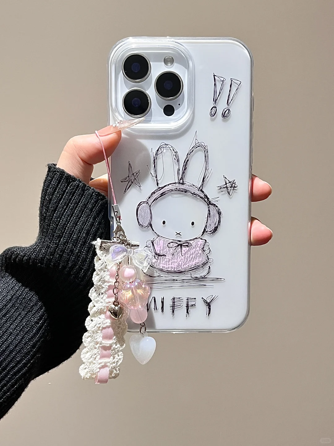 🧡🧡iPhone16的镜框是爱心形的哎！！🐰