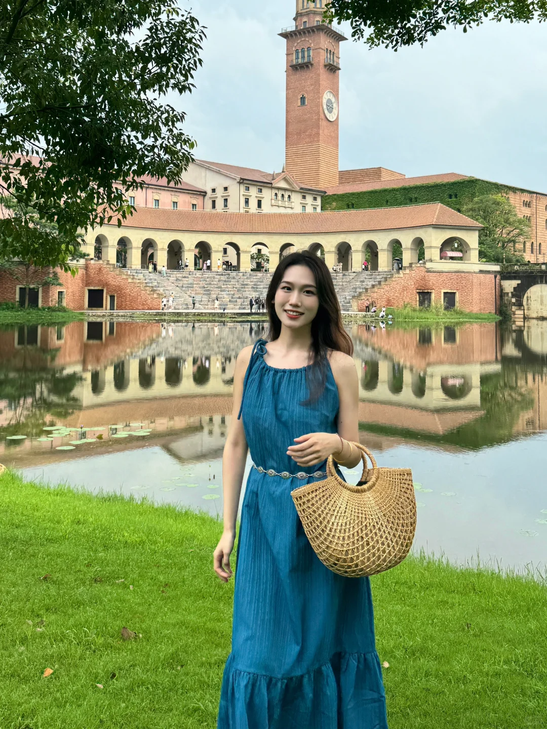 我的裙子是孔雀的颜色诶🦚💙