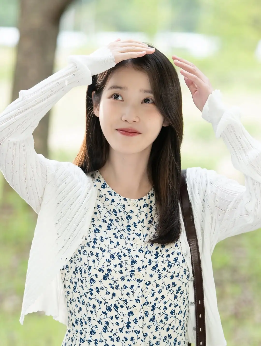 IU