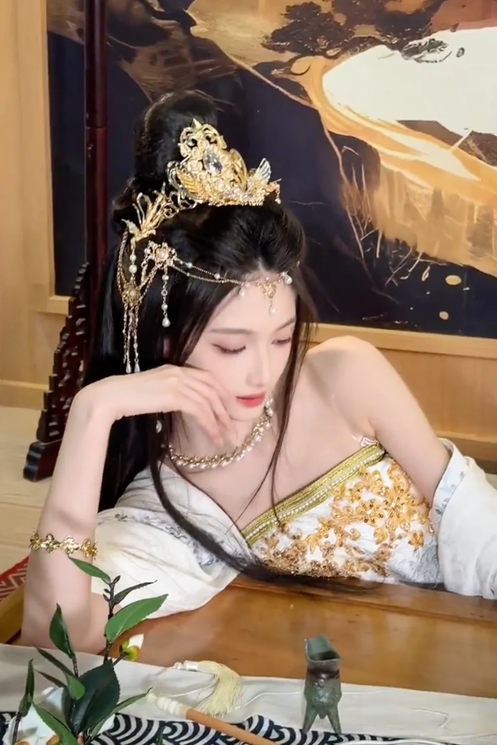 十年超模无问津，一入国漫杀四方