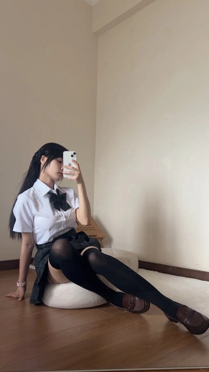 豆包ai生成的jk制服女生也太逼真