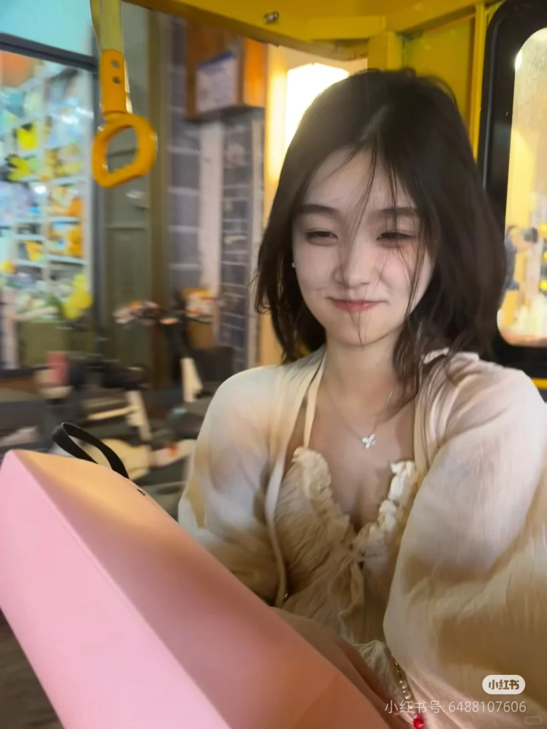 漂亮甜妹
