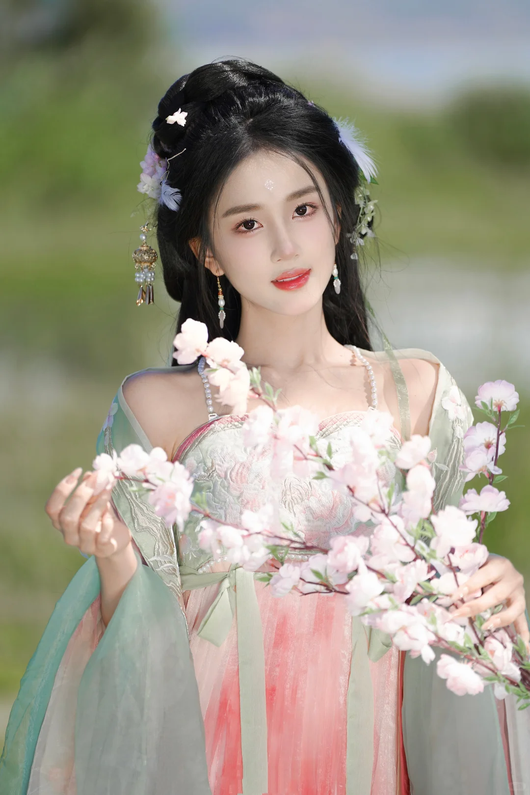 海天霞| 齐胸襦裙穿出东方微醺感🌺
