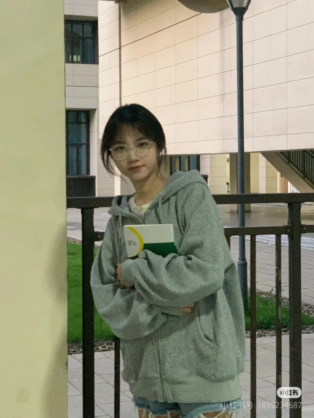漂亮甜妹