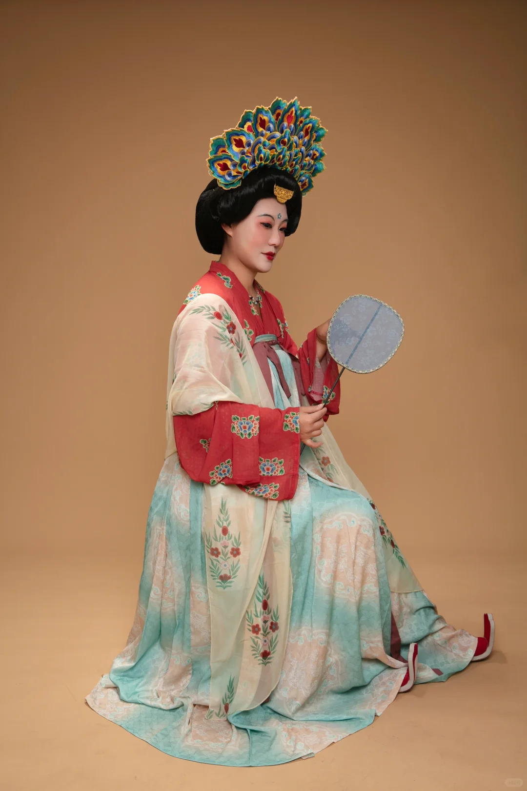 请大家来帮我给《宫乐图》的娘娘们对号入座