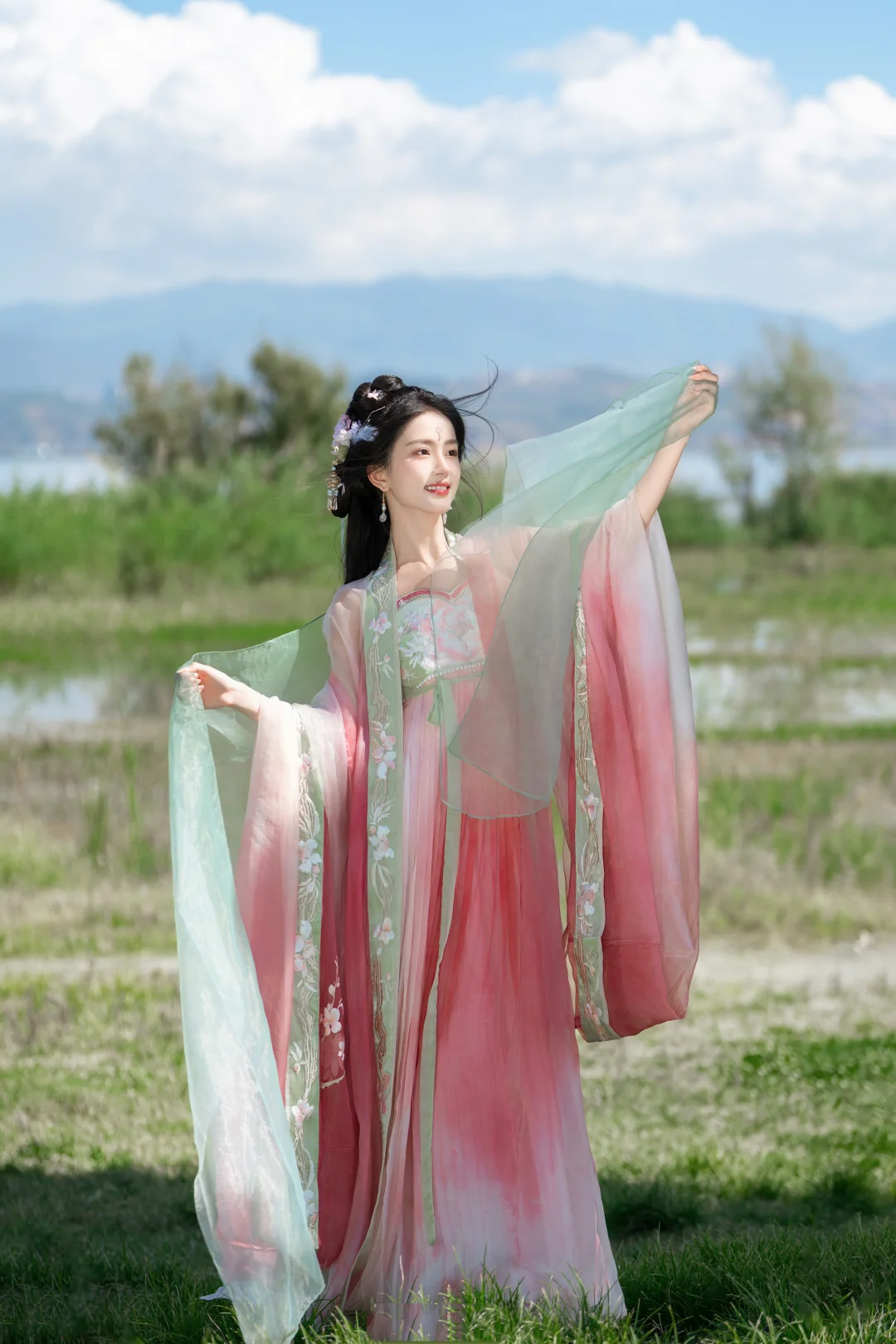 海天霞| 齐胸襦裙穿出东方微醺感🌺