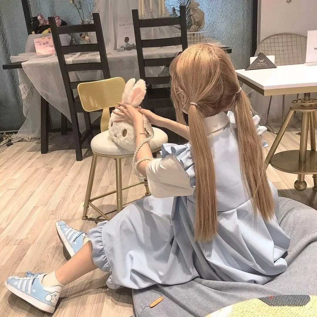 清新女生头像。