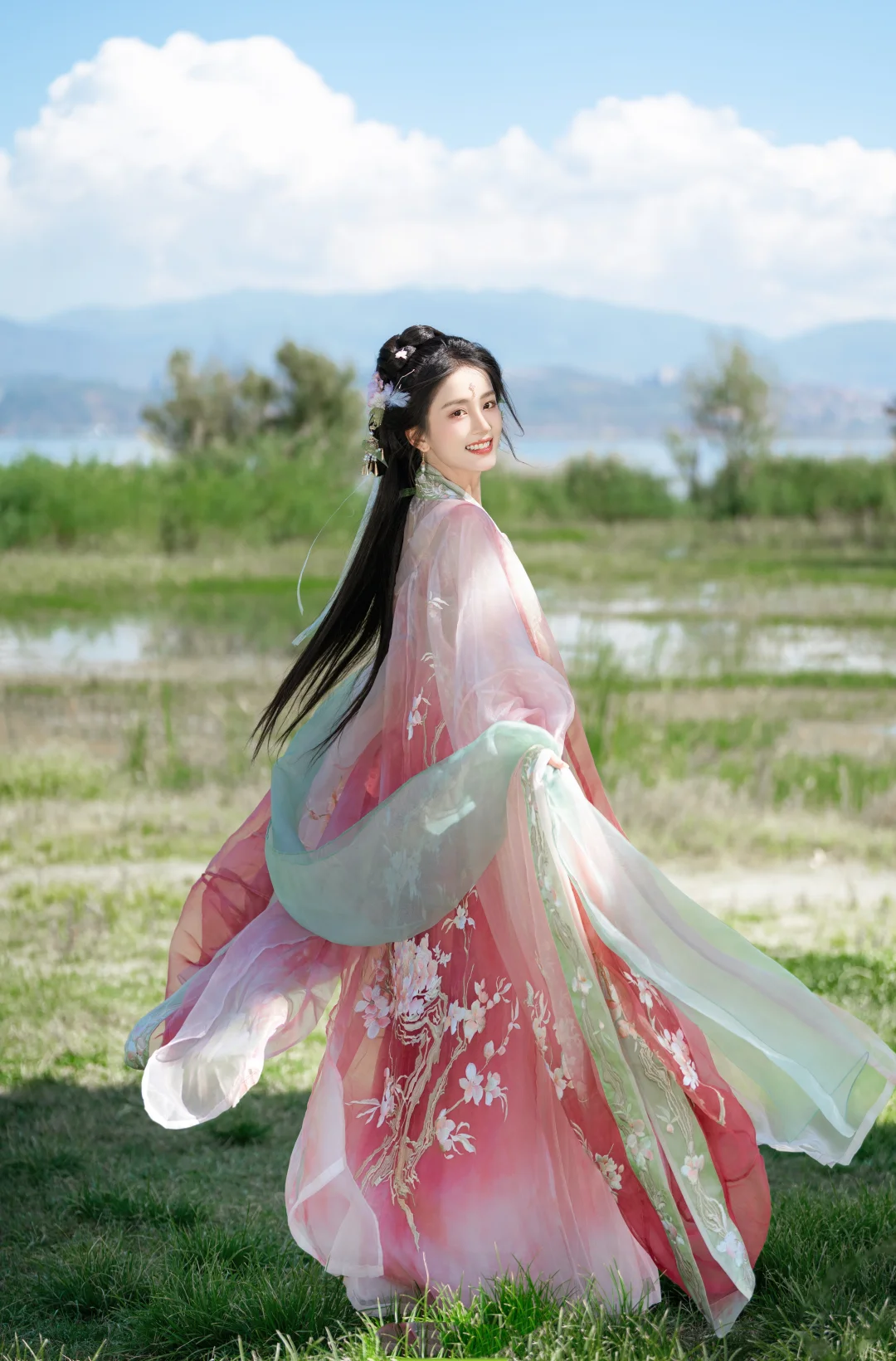 海天霞| 齐胸襦裙穿出东方微醺感🌺