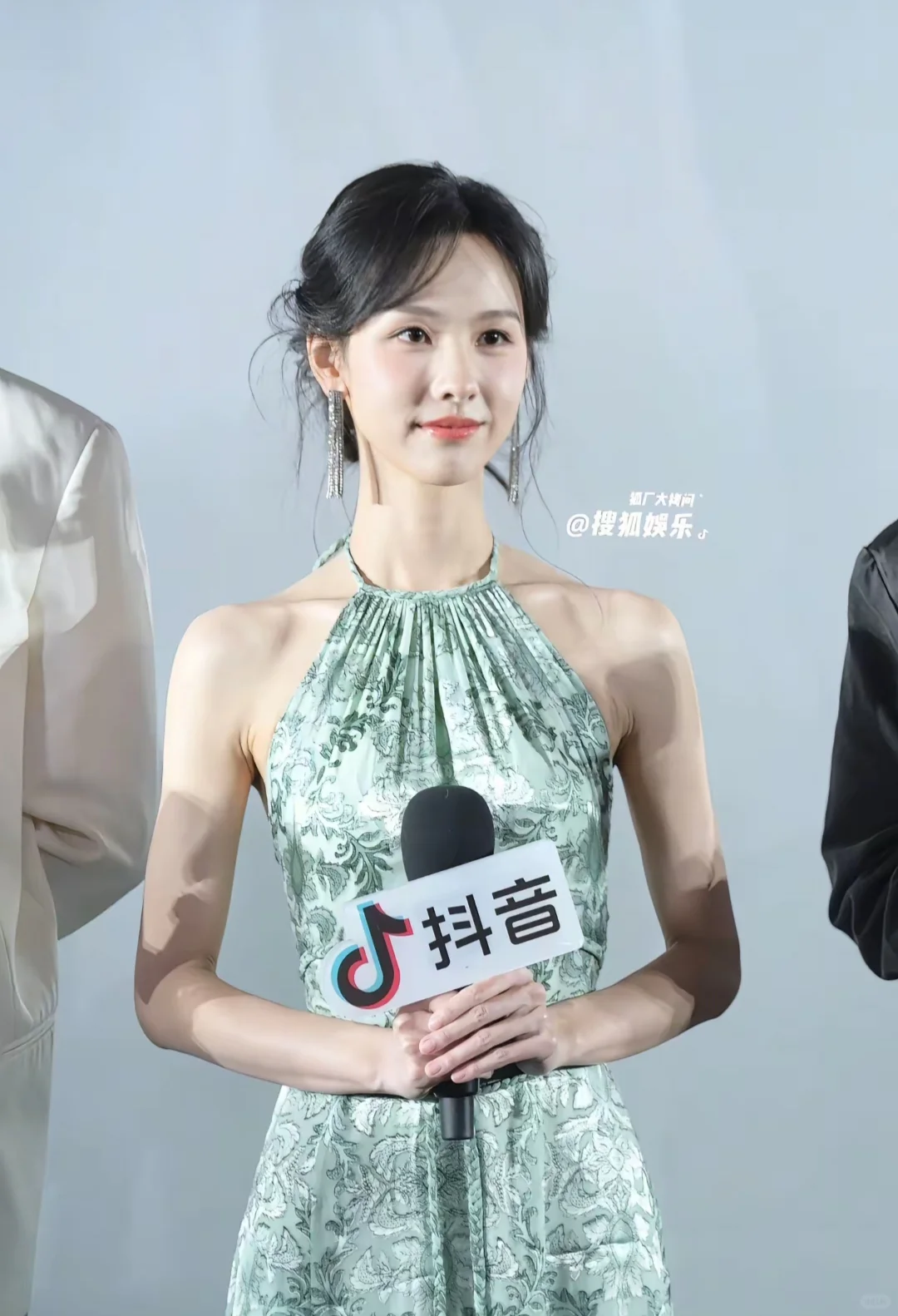 陈都灵冷艳大美女