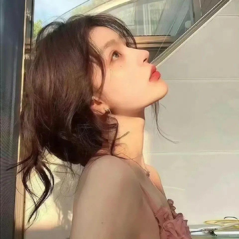 被她颜值美晕了 ！🔥🔥🔥