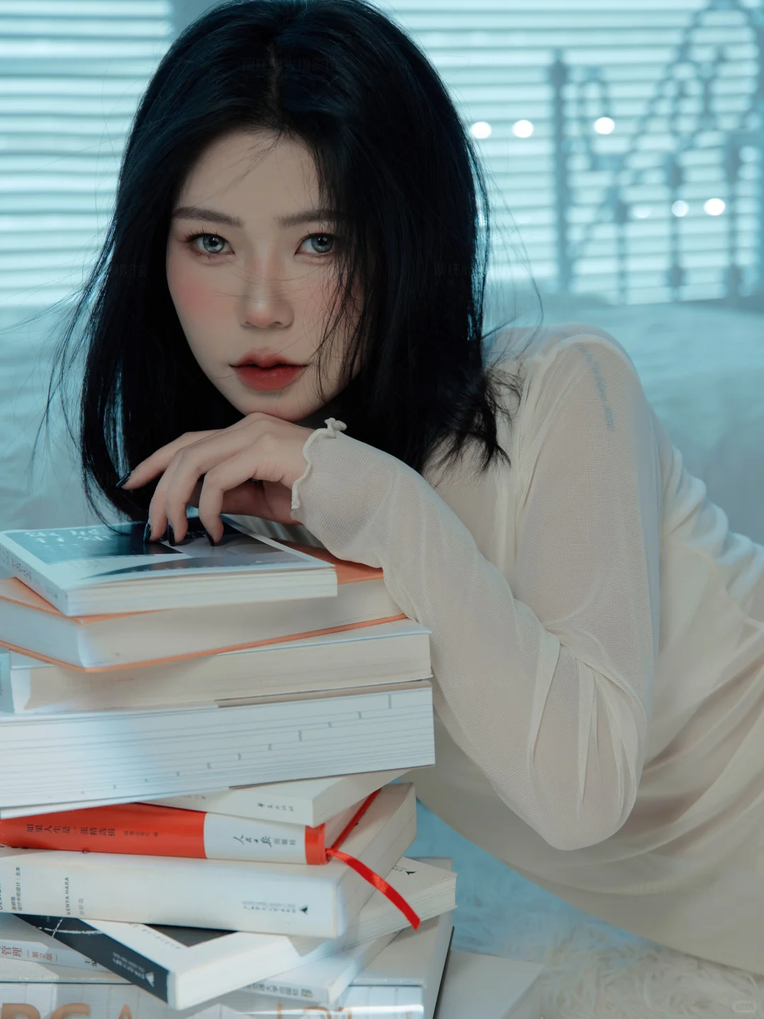 谁懂❗书与光影的情绪写真绝了