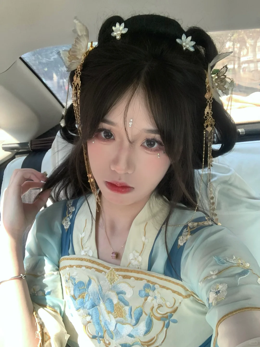 总要穿次汉服吧