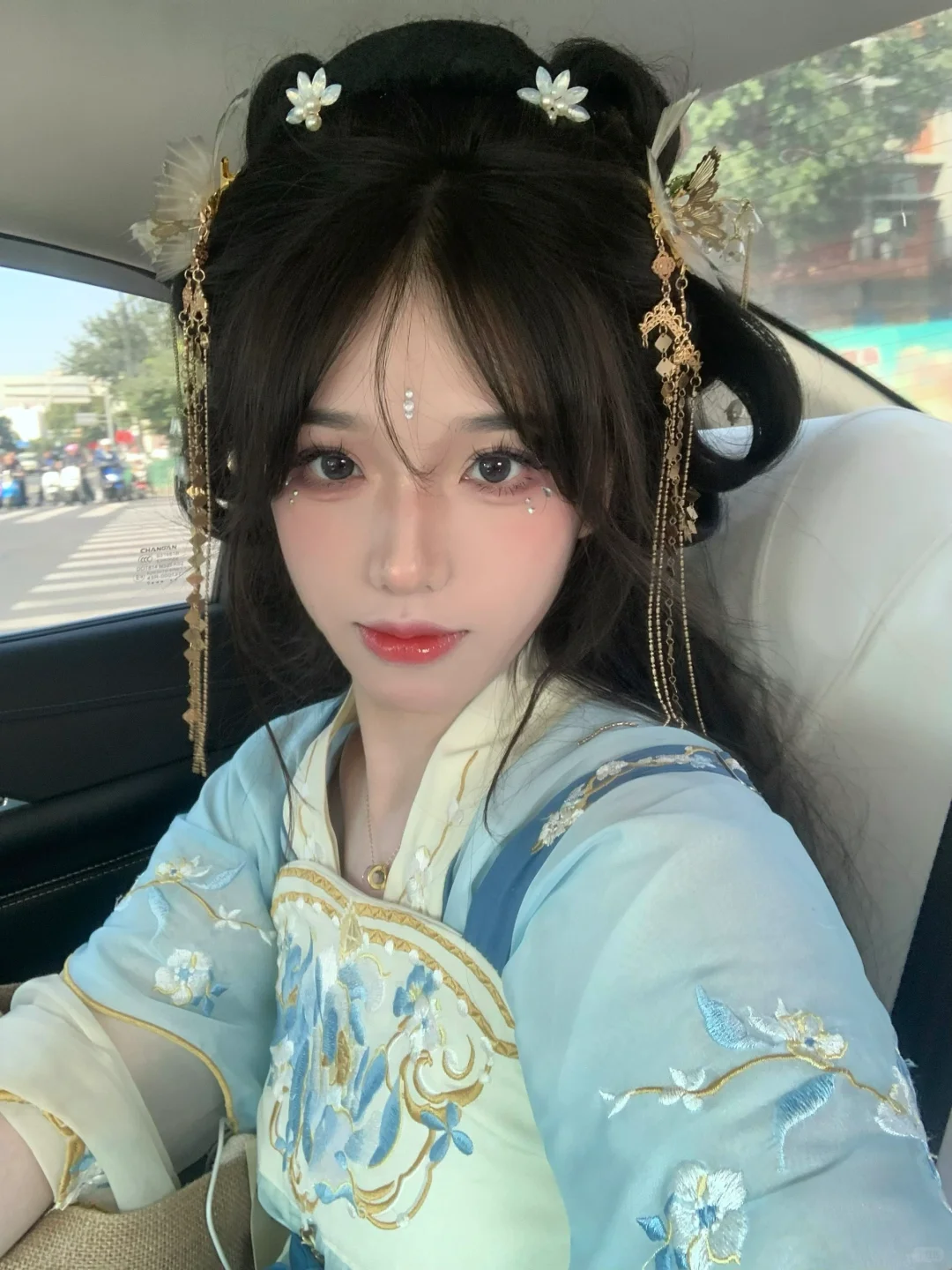 总要穿次汉服吧