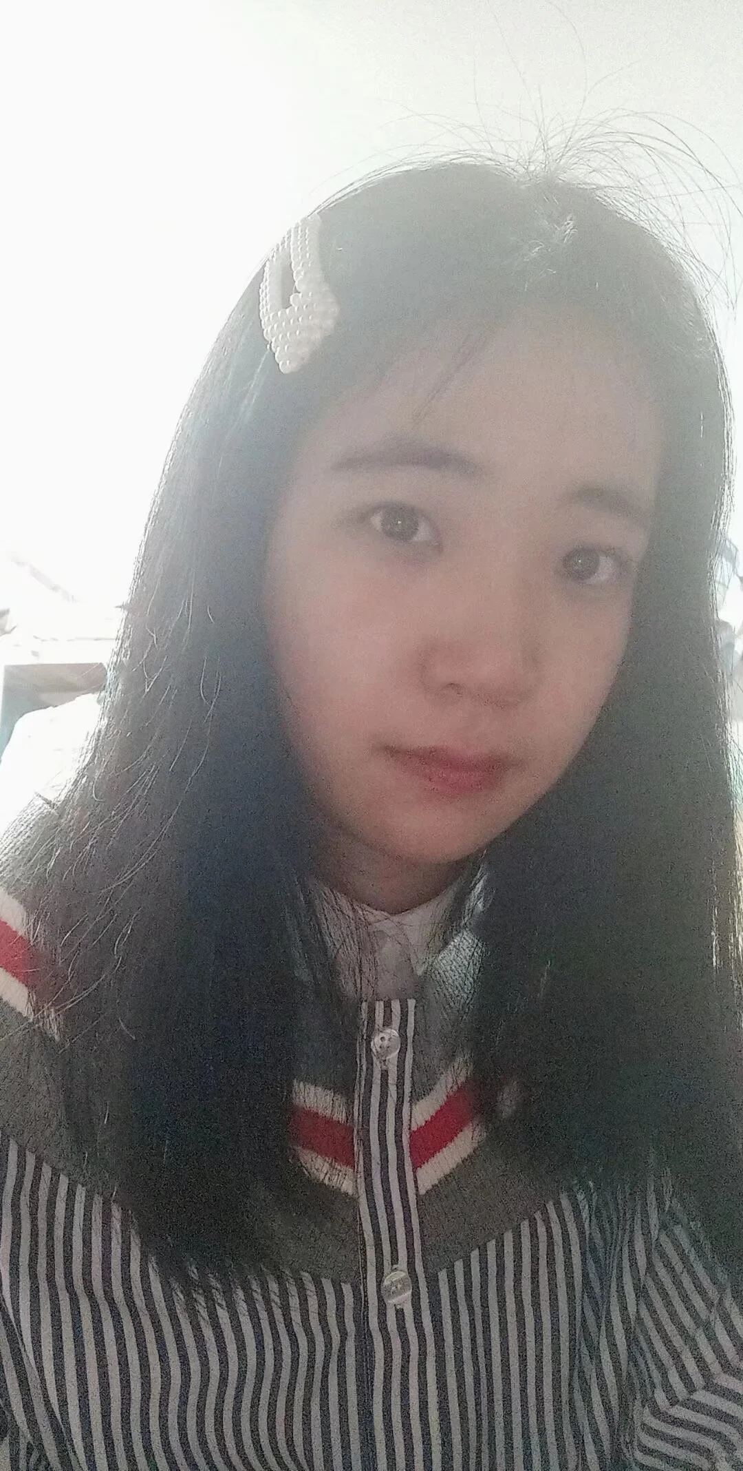 素颜，无p无美颜，应该算是现实水平中上吧