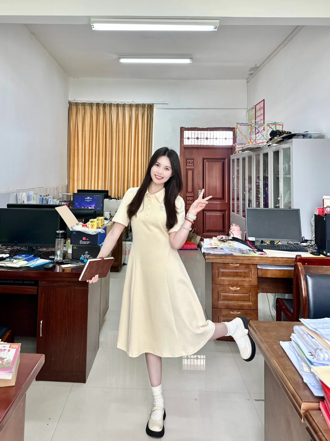 春天~明媚女教师！💐