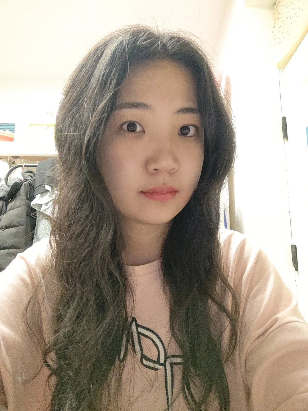 素颜，无p无美颜，应该算是现实水平中上吧