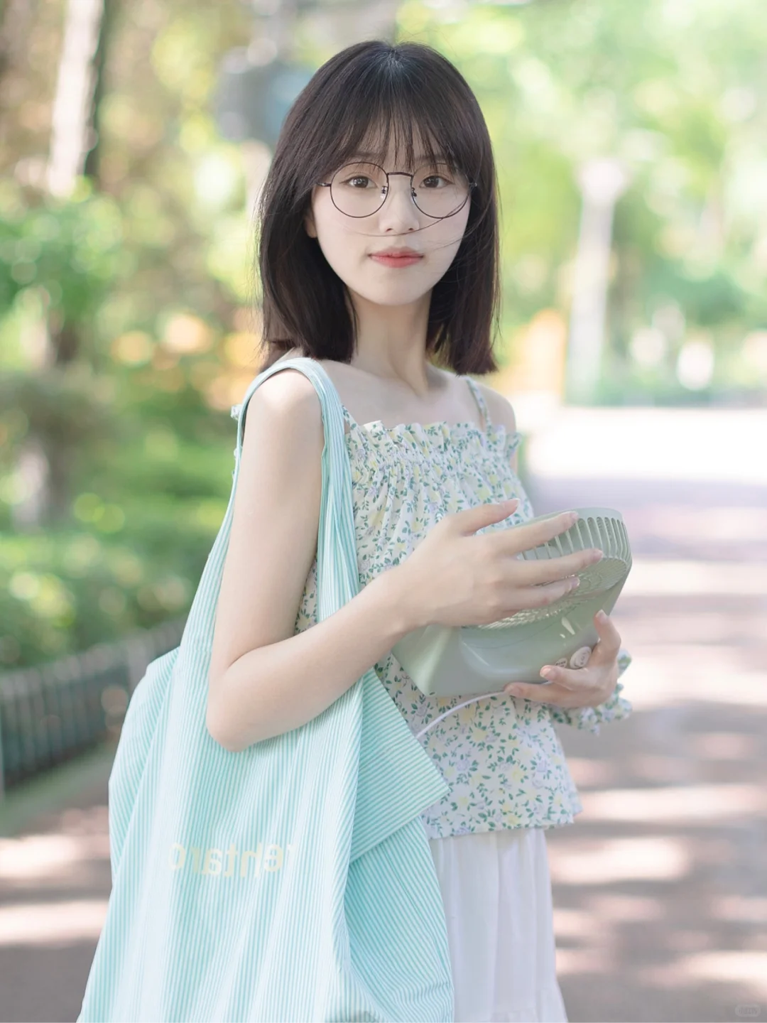 好像更偏爱淡颜