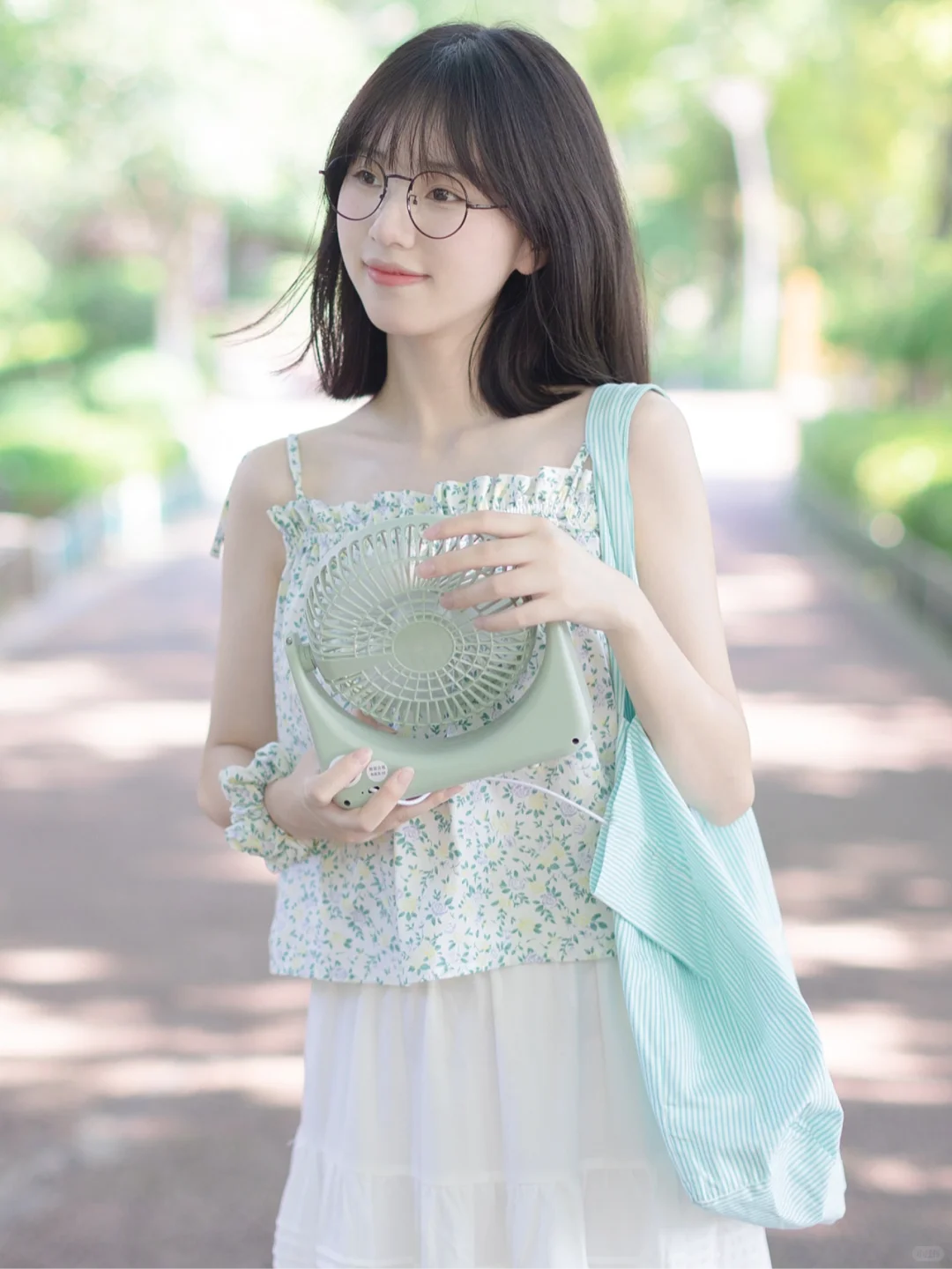 好像更偏爱淡颜