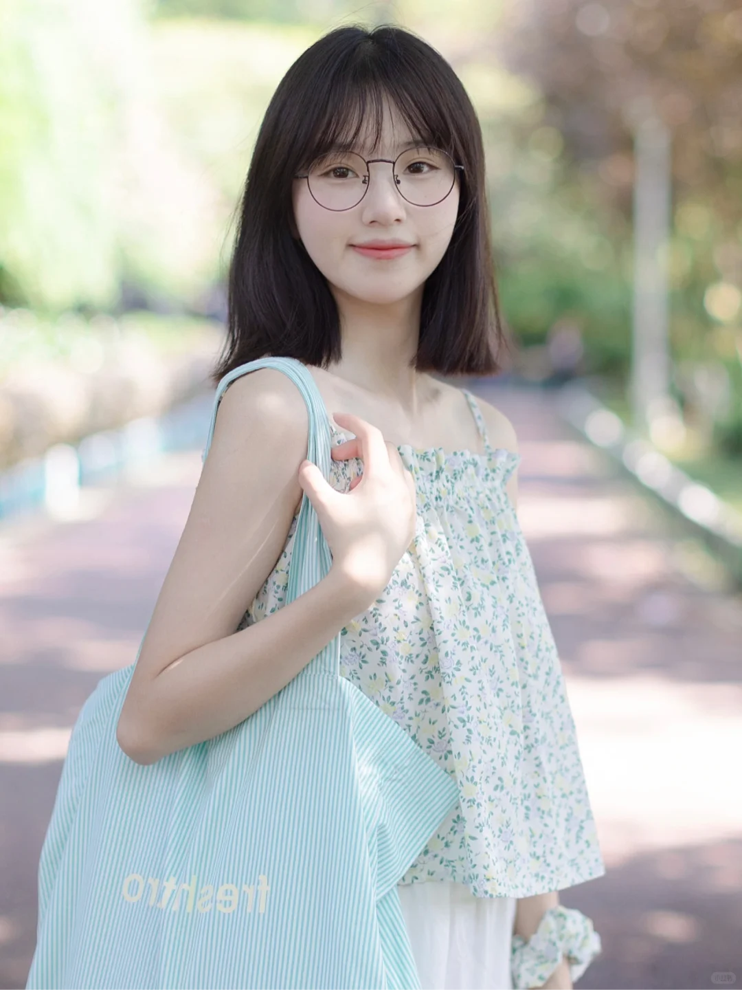 好像更偏爱淡颜