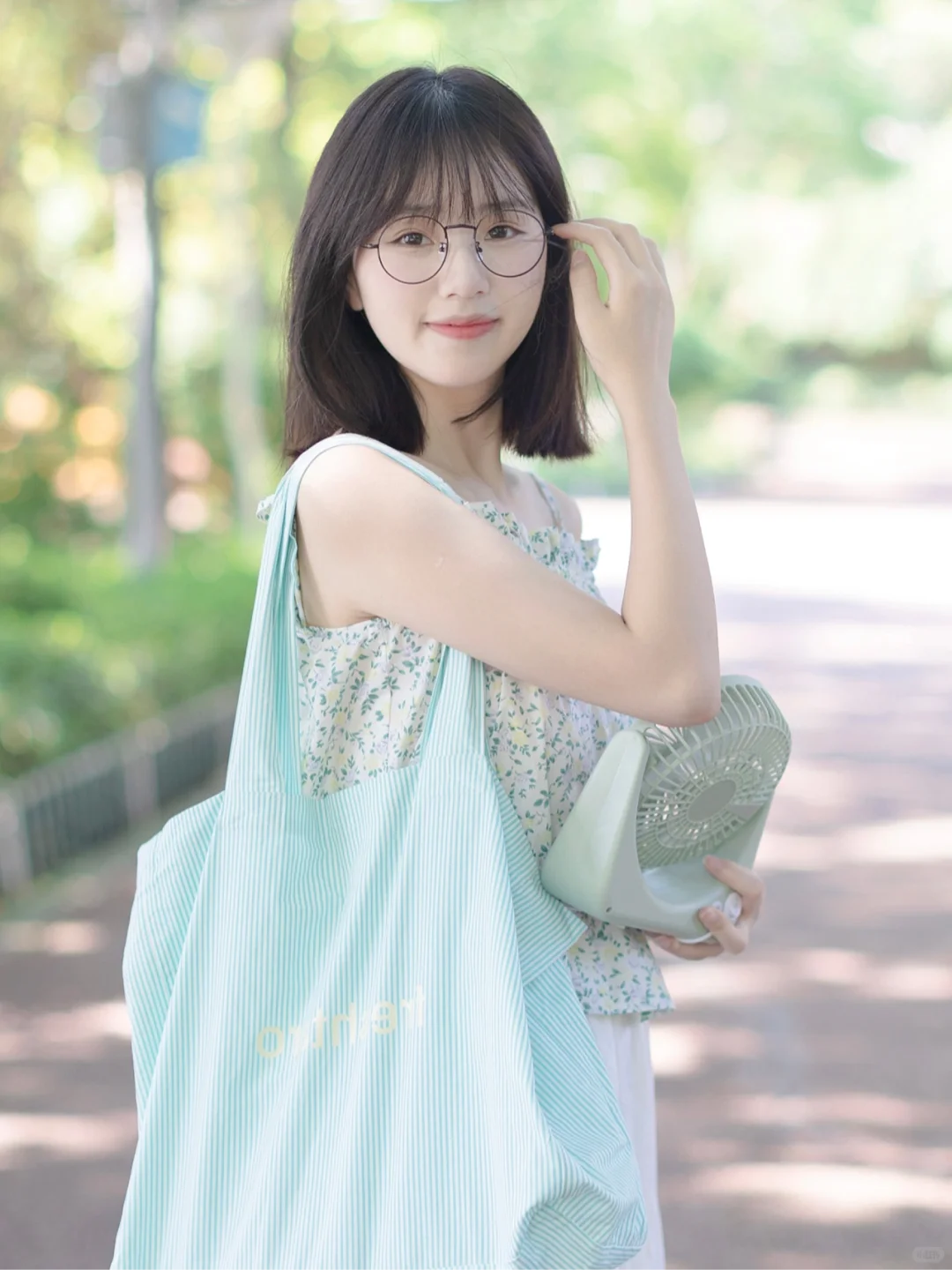 好像更偏爱淡颜