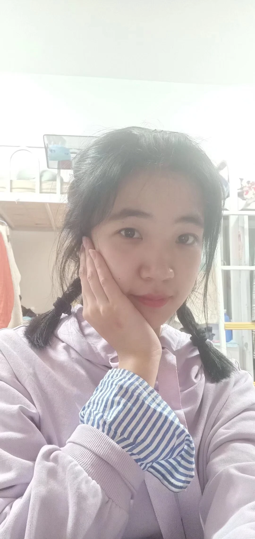 素颜，无p无美颜，应该算是现实水平中上吧