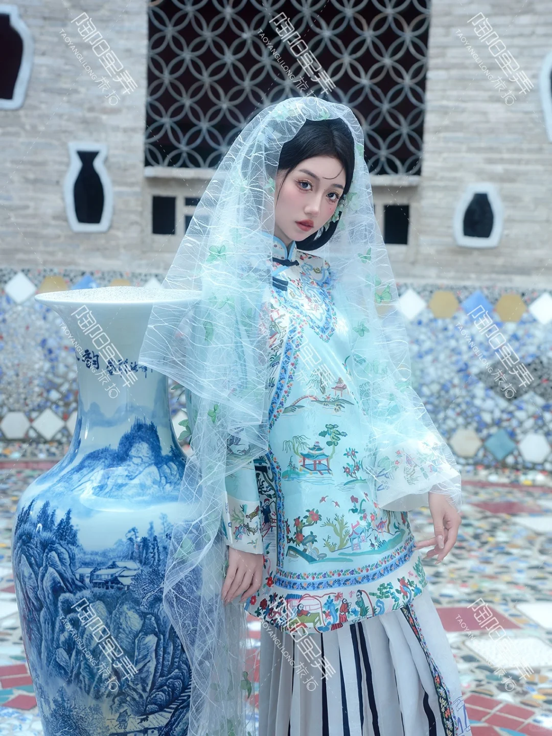 景德镇拍青绿色清汉女写真，美到想定居🎐
