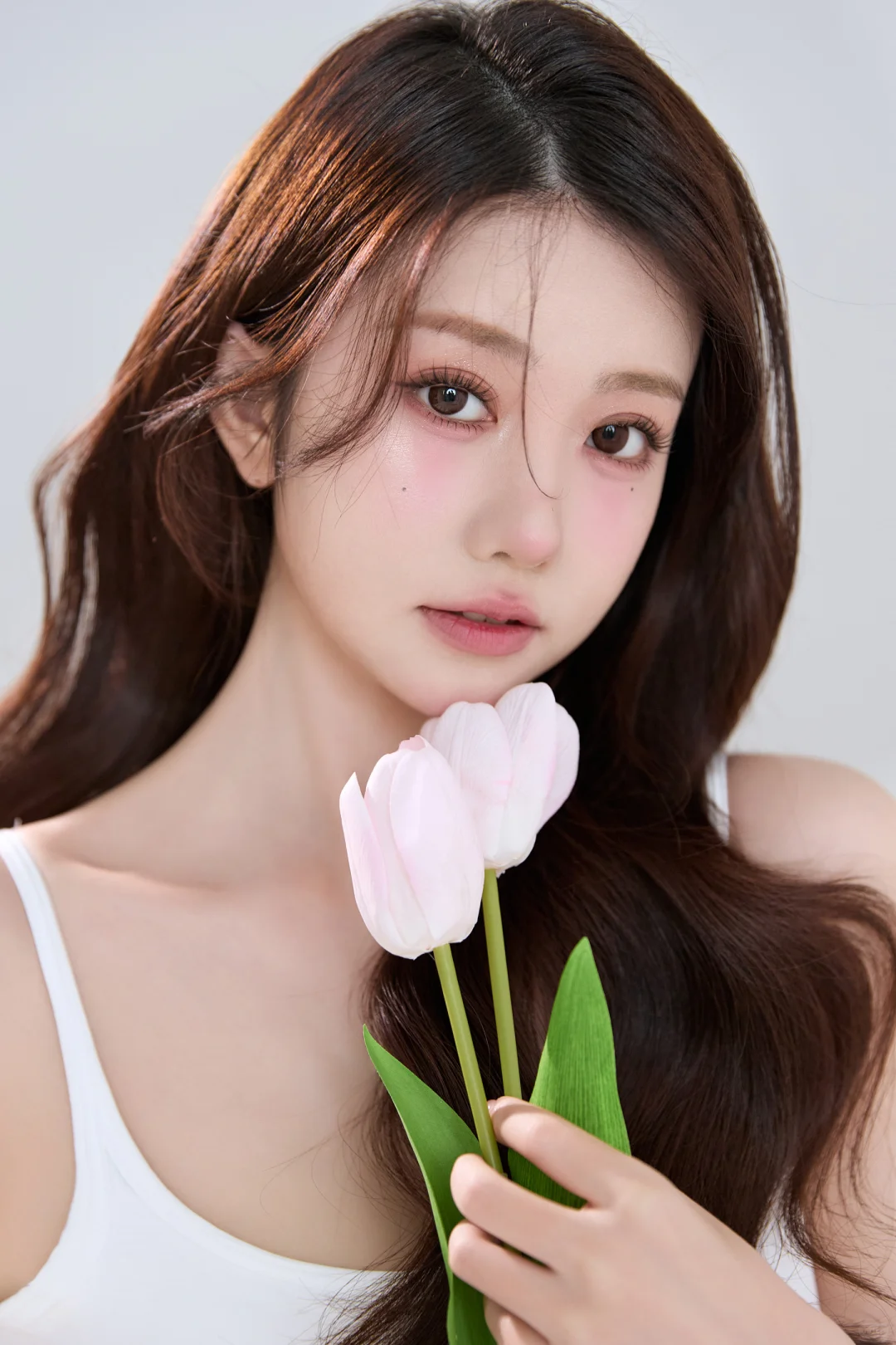 白色氧气感肖像🌷