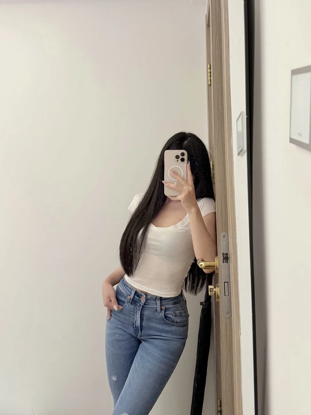 听说牛仔裤适合搭高跟鞋👠