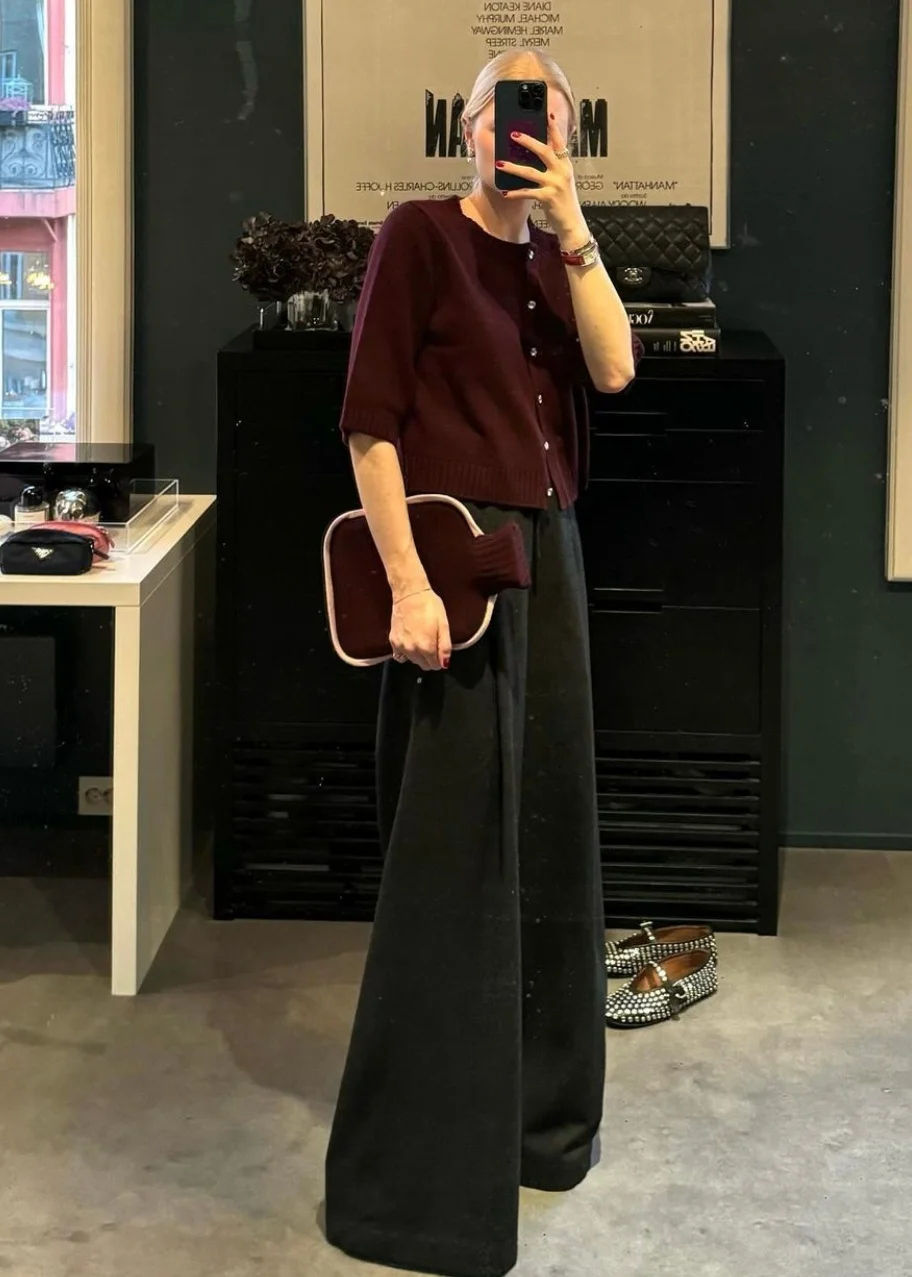 图一的涂鸦透视搭配满分。