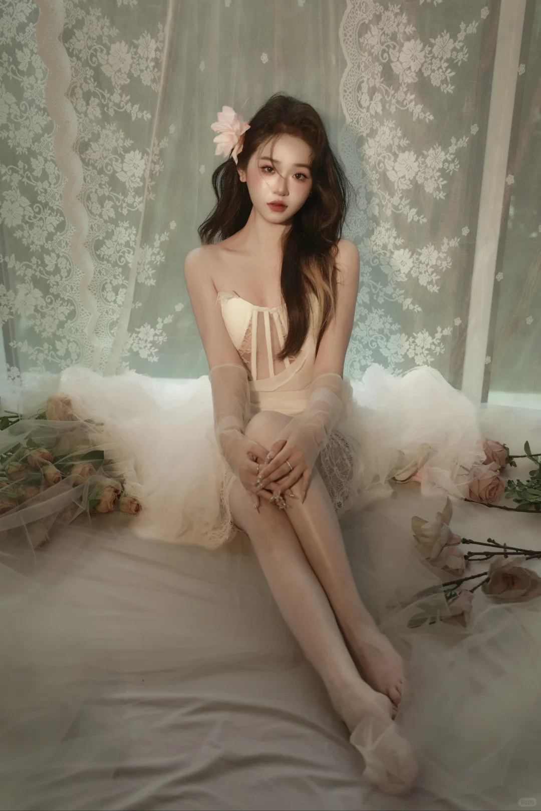 “浮世三千，吾爱为花，花朝花暮，花为朝朝