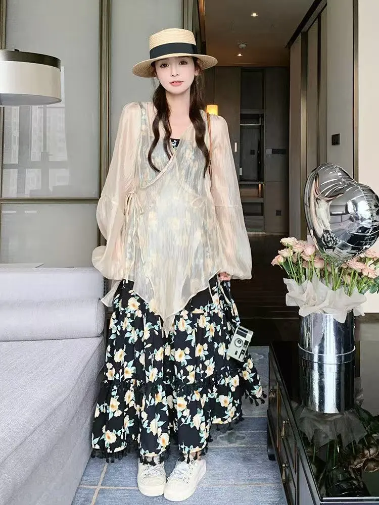 碎花长裙+透视罩衫，度假风穿搭美到开挂
