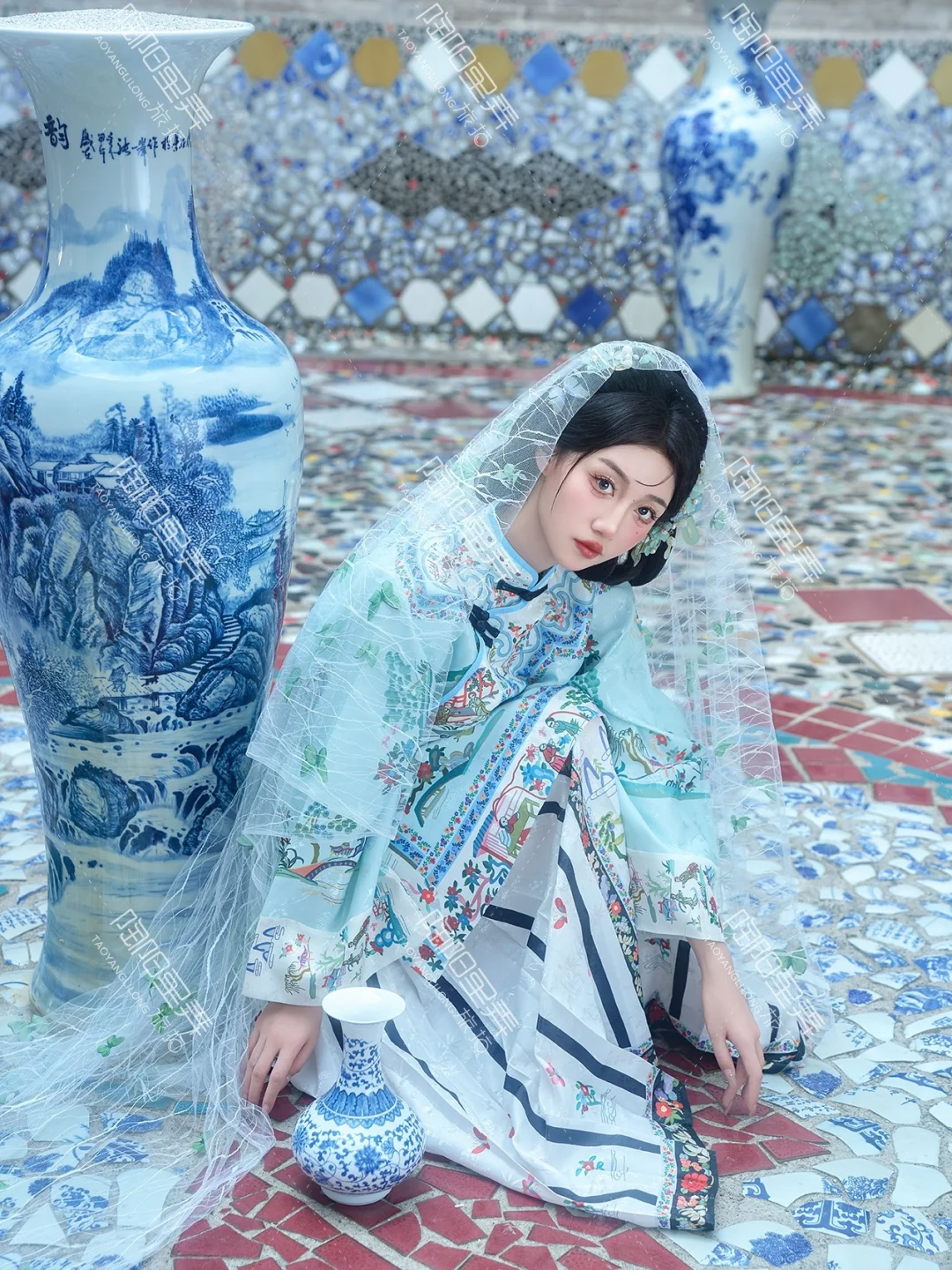 景德镇拍青绿色清汉女写真，美到想定居🎐