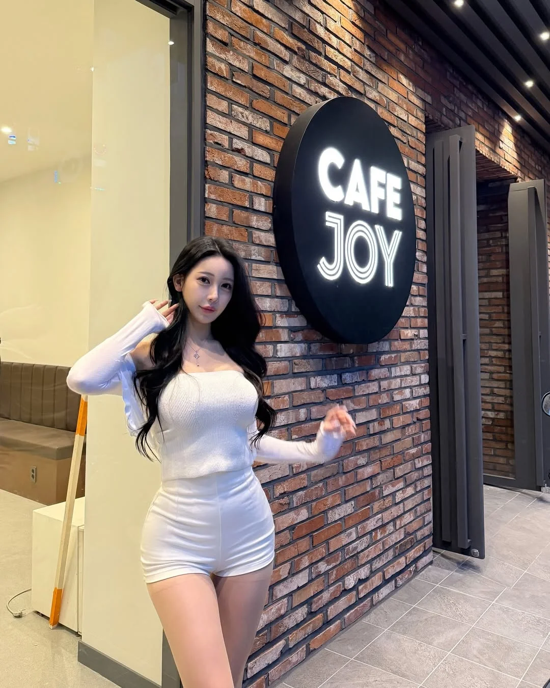 谁不爱看美女呢