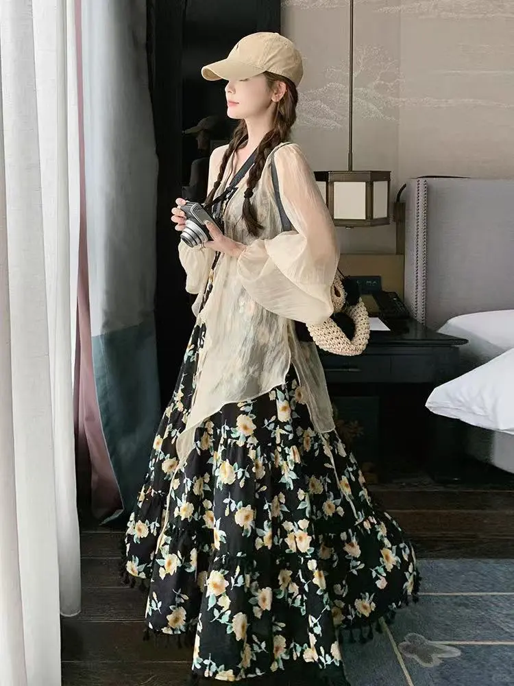碎花长裙+透视罩衫，度假风穿搭美到开挂