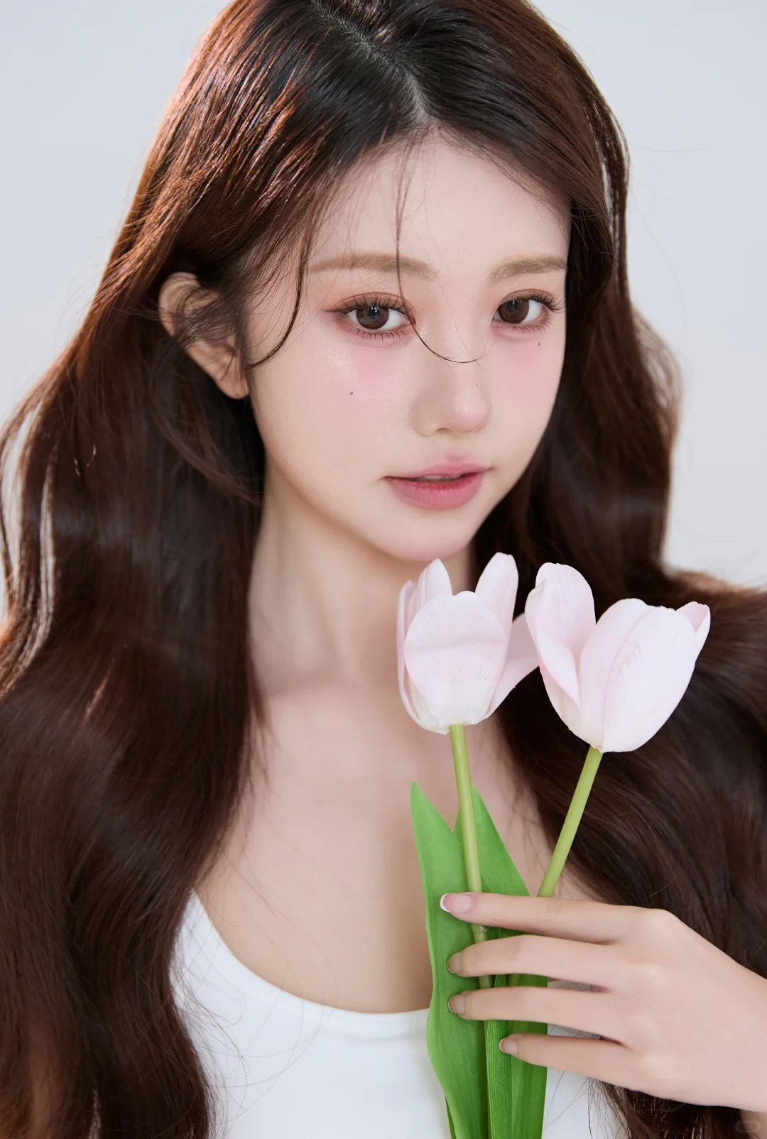 白色氧气感肖像🌷