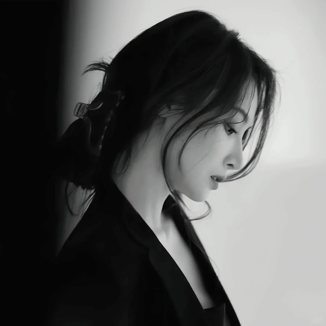 高冷个性女头像