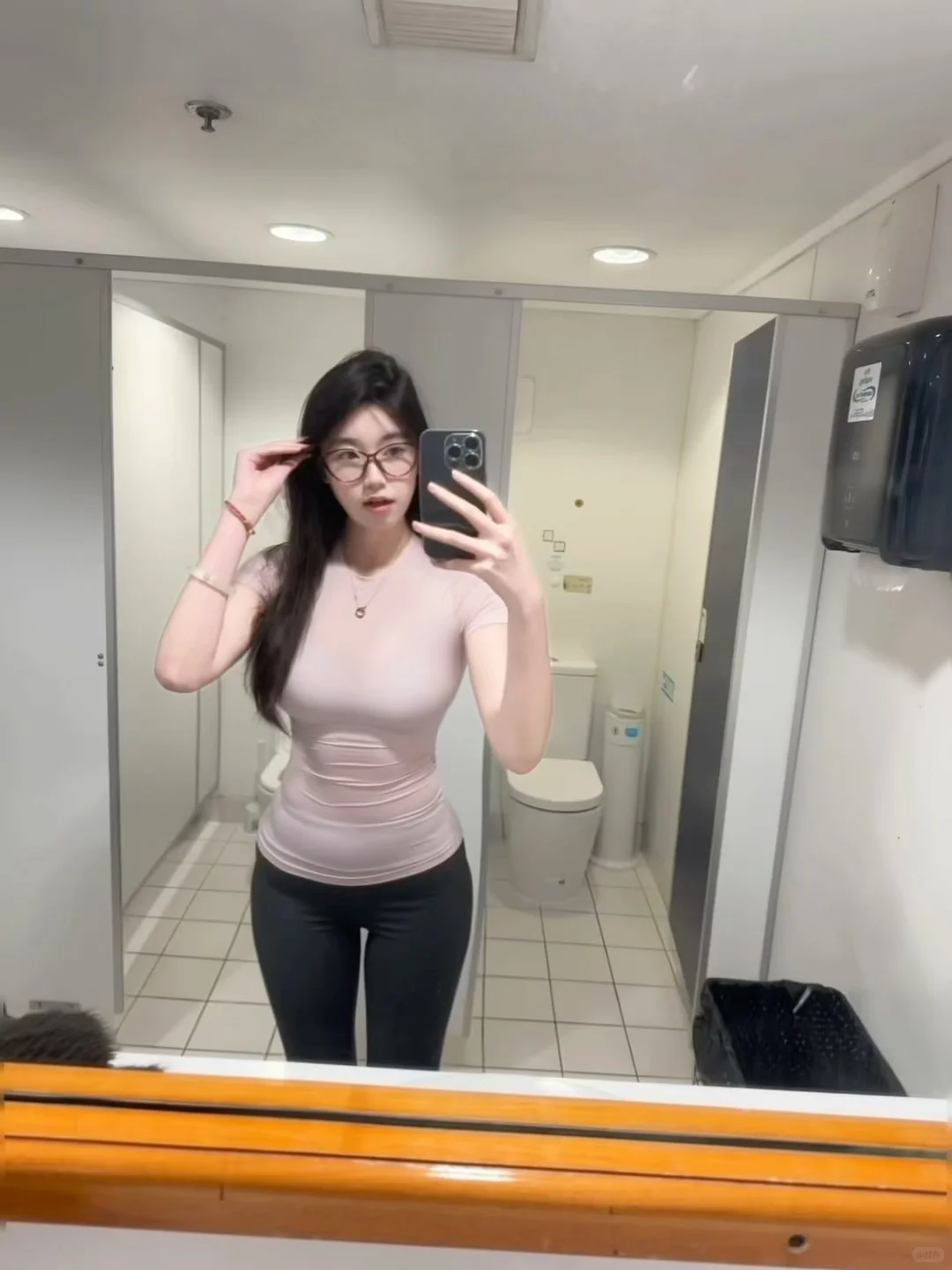 内服+健身1年，好身材是姐应得的