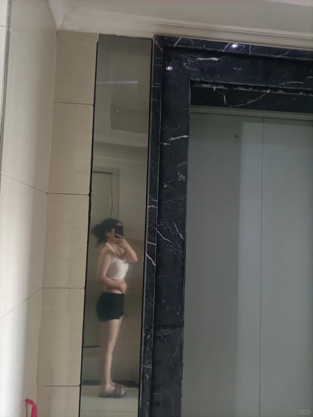 这个体态怎么救呀，五五分的h型身材😅