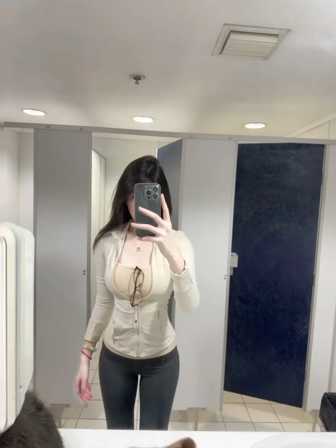 内服+健身1年，好身材是姐应得的