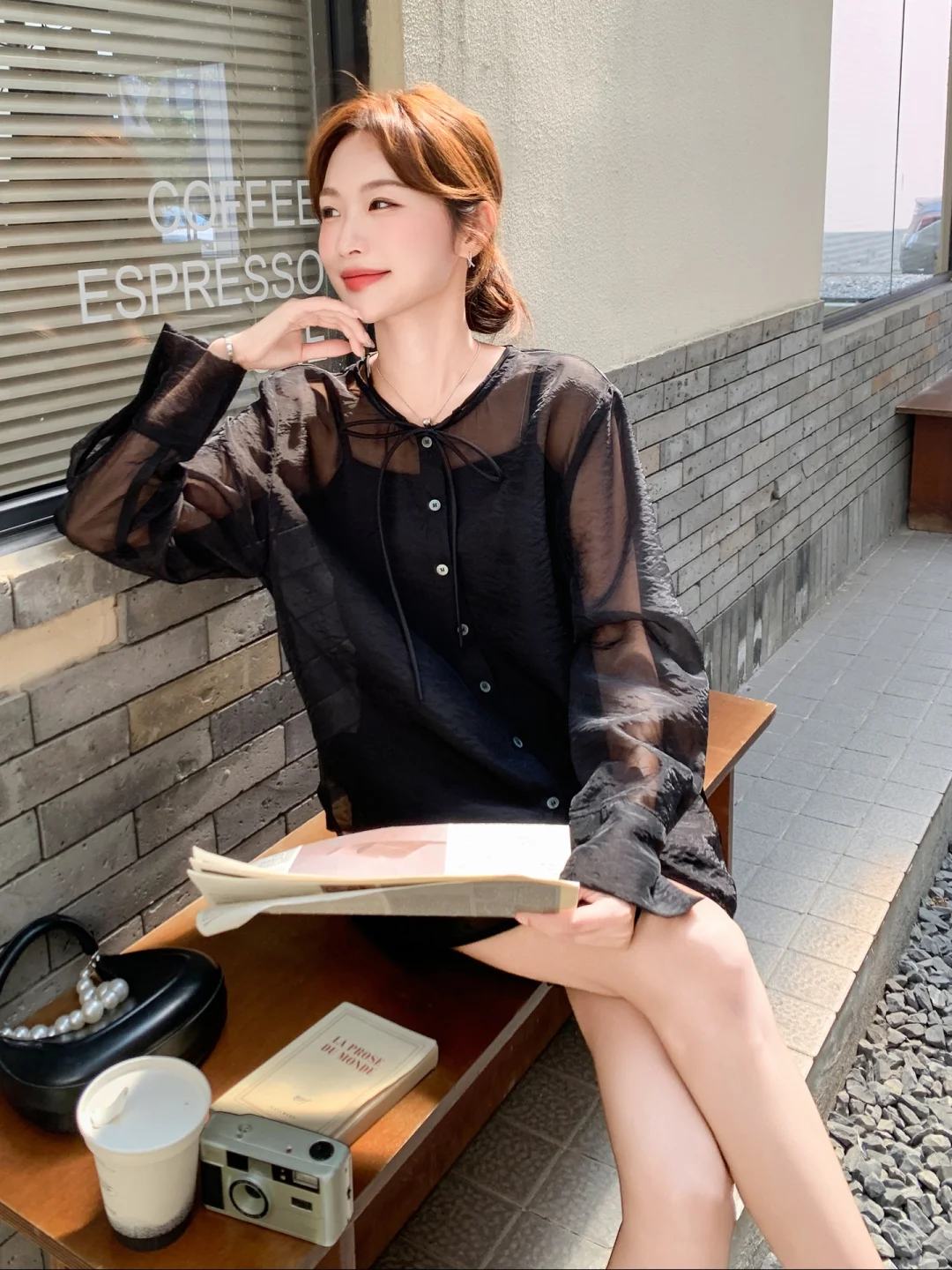 谁穿谁封神！黑色透视套装的高级松弛感