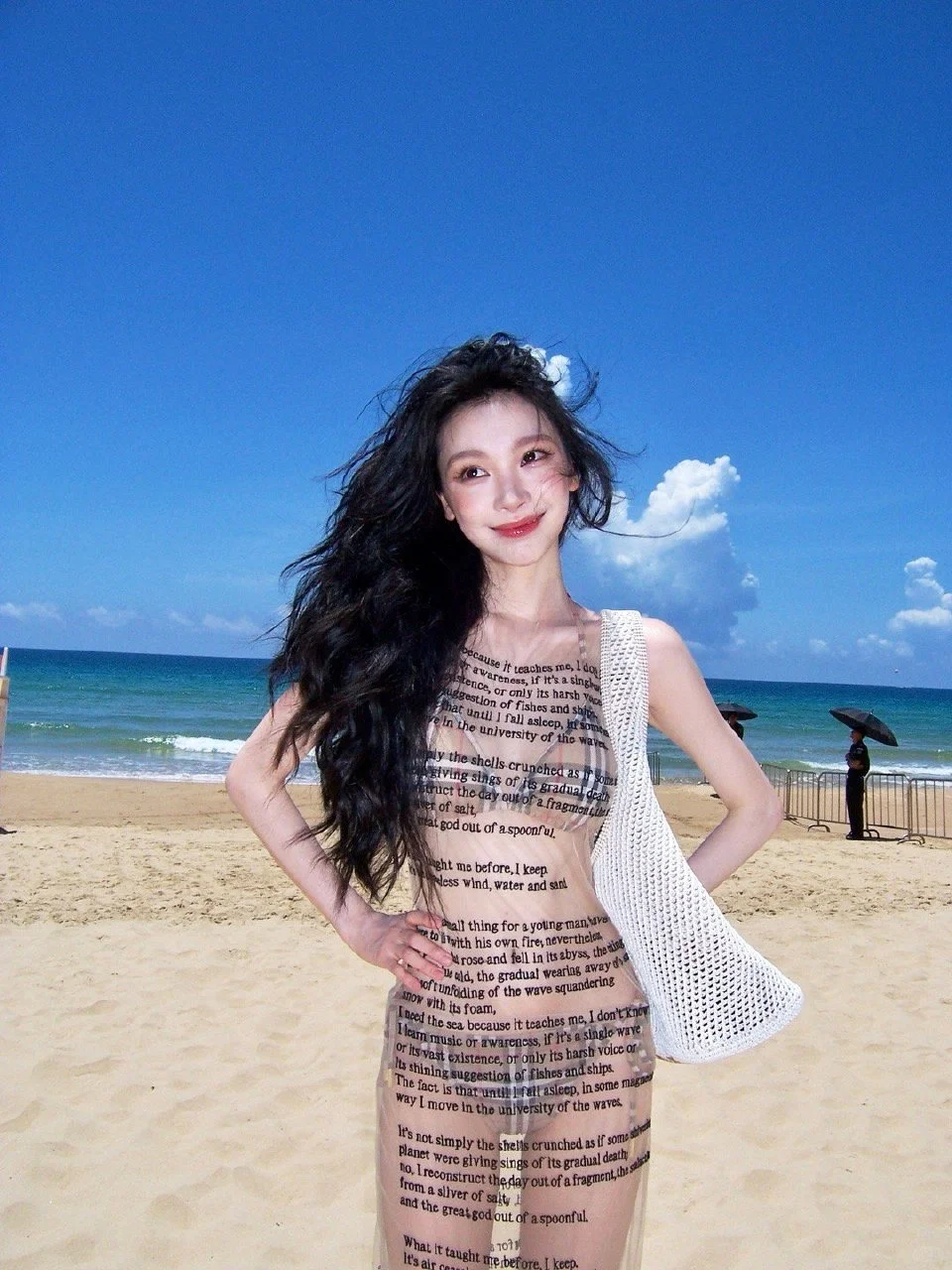 易梦玲VOGUE透视比基尼造型