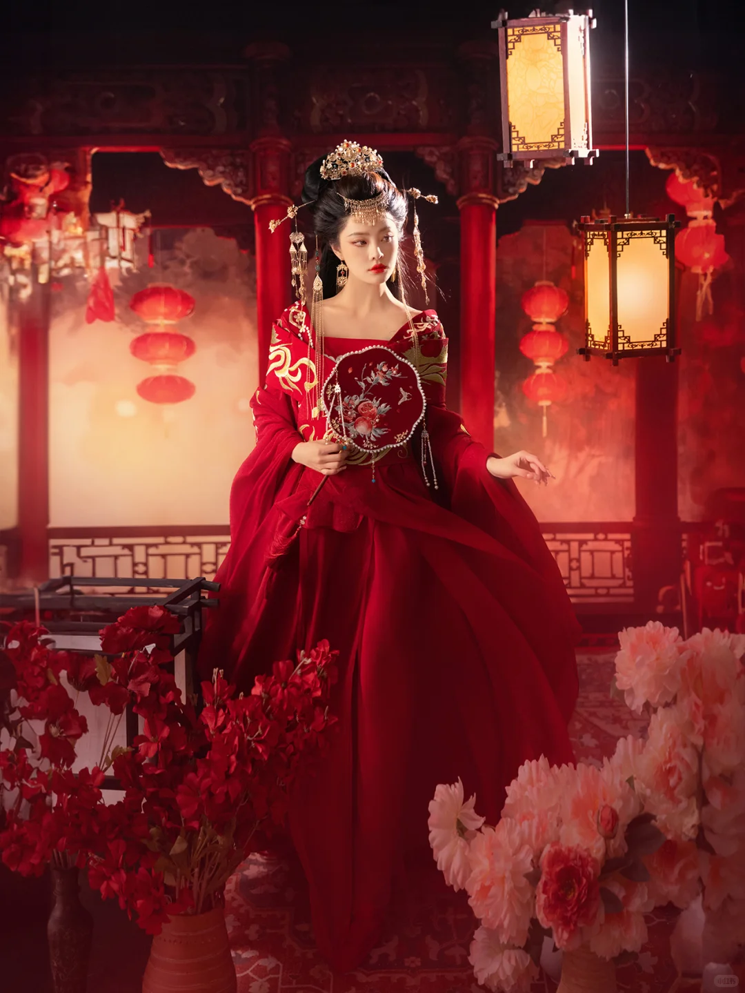 思美人|芙蓉不及美人妆，水殿风来珠翠香