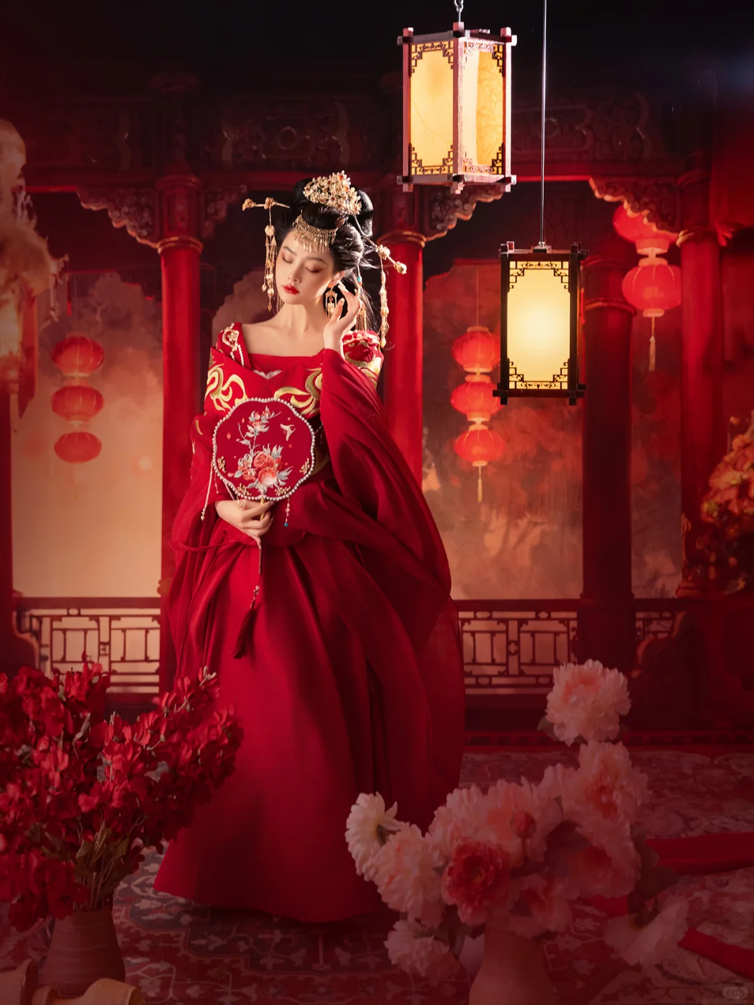 思美人|芙蓉不及美人妆，水殿风来珠翠香