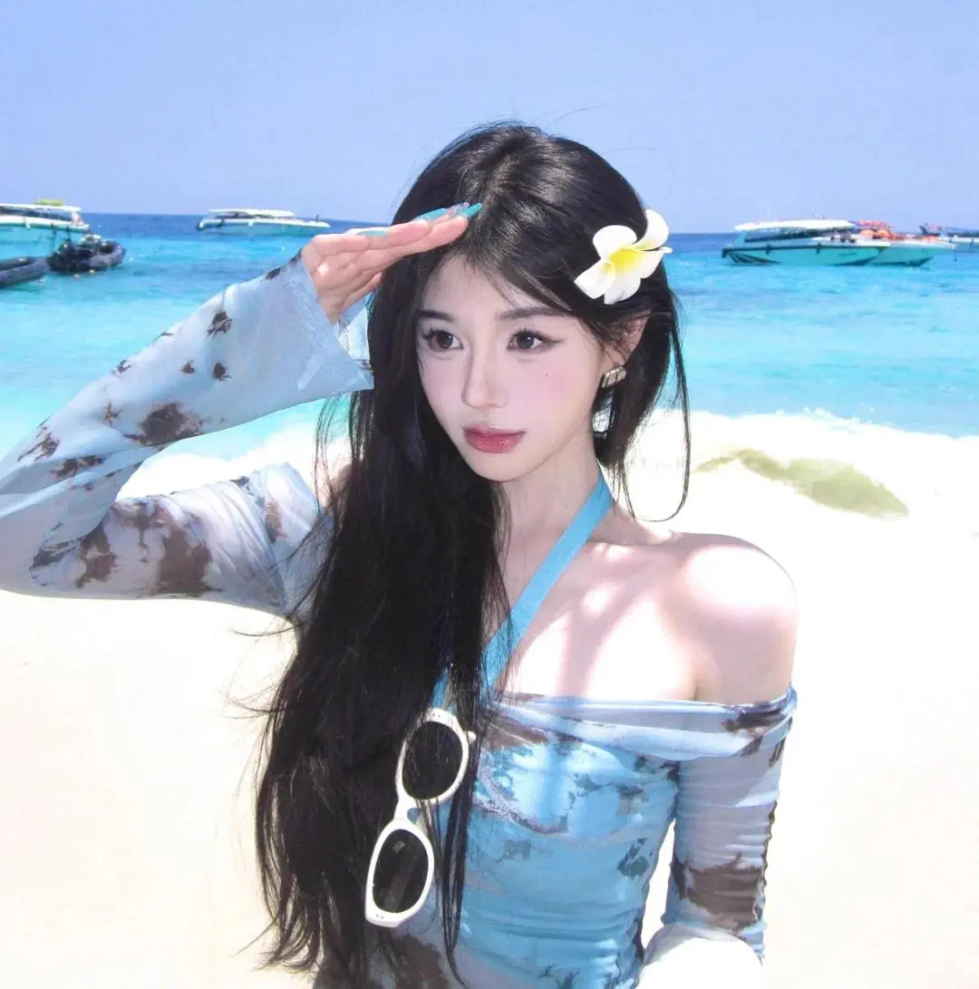 𝙒𝙚𝘾𝙝𝙖𝙩 | 海边女头