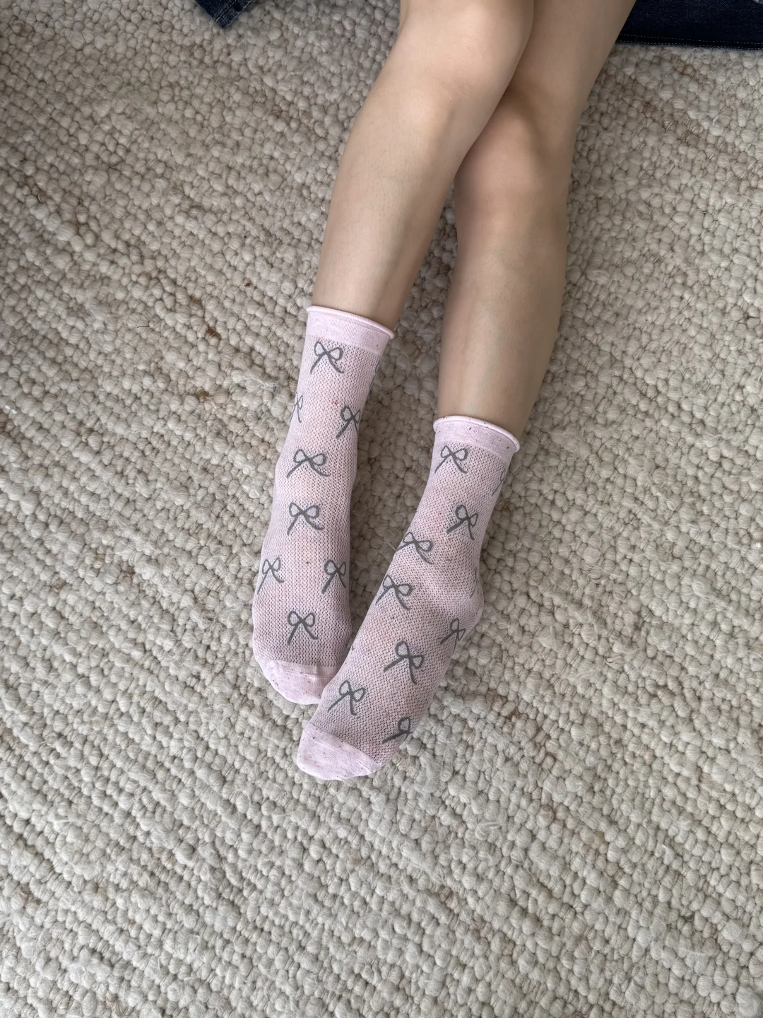 miu系🎀网眼袜也太少女了吧！