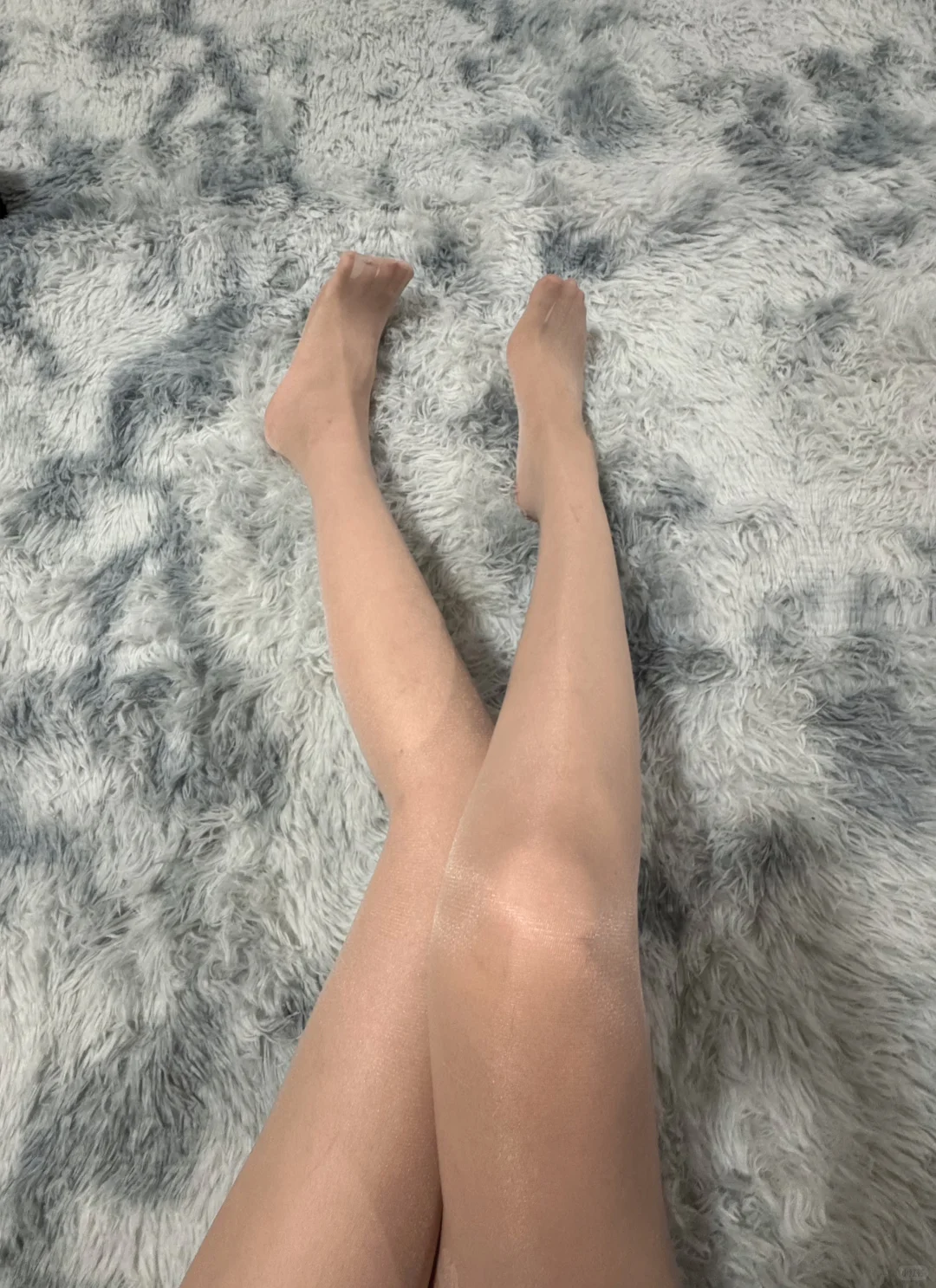 丝袜中的绝绝子闪闪发光的肉丝遮瑕疵显腿白