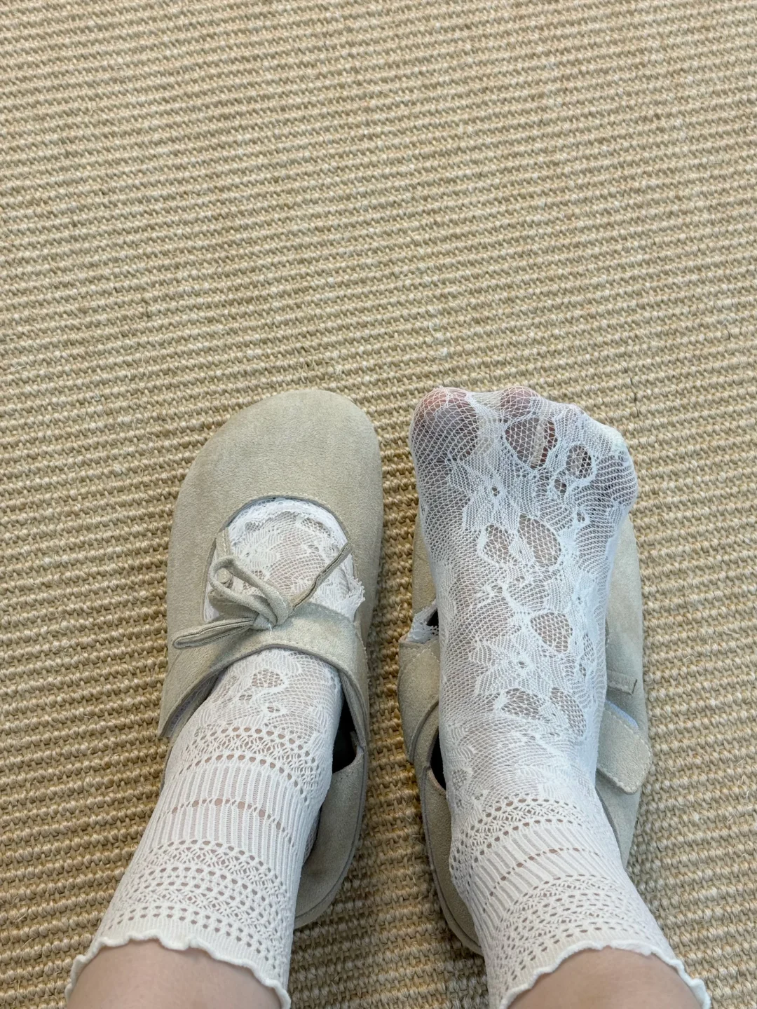好温柔的蕾丝镂空袜袜！